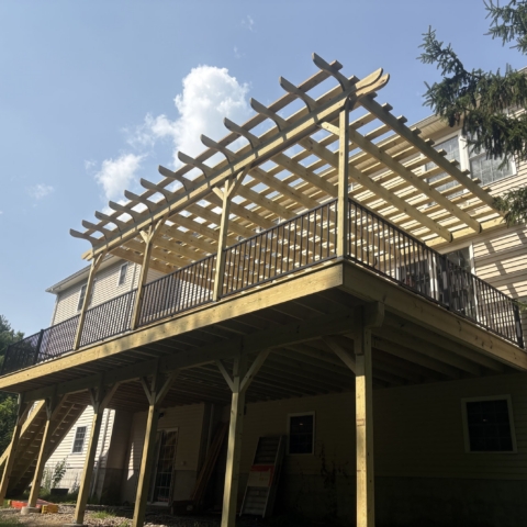 Sparta Deck With Trellis - After