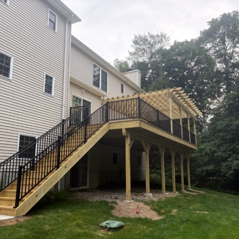 Sparta Deck With Trellis - After